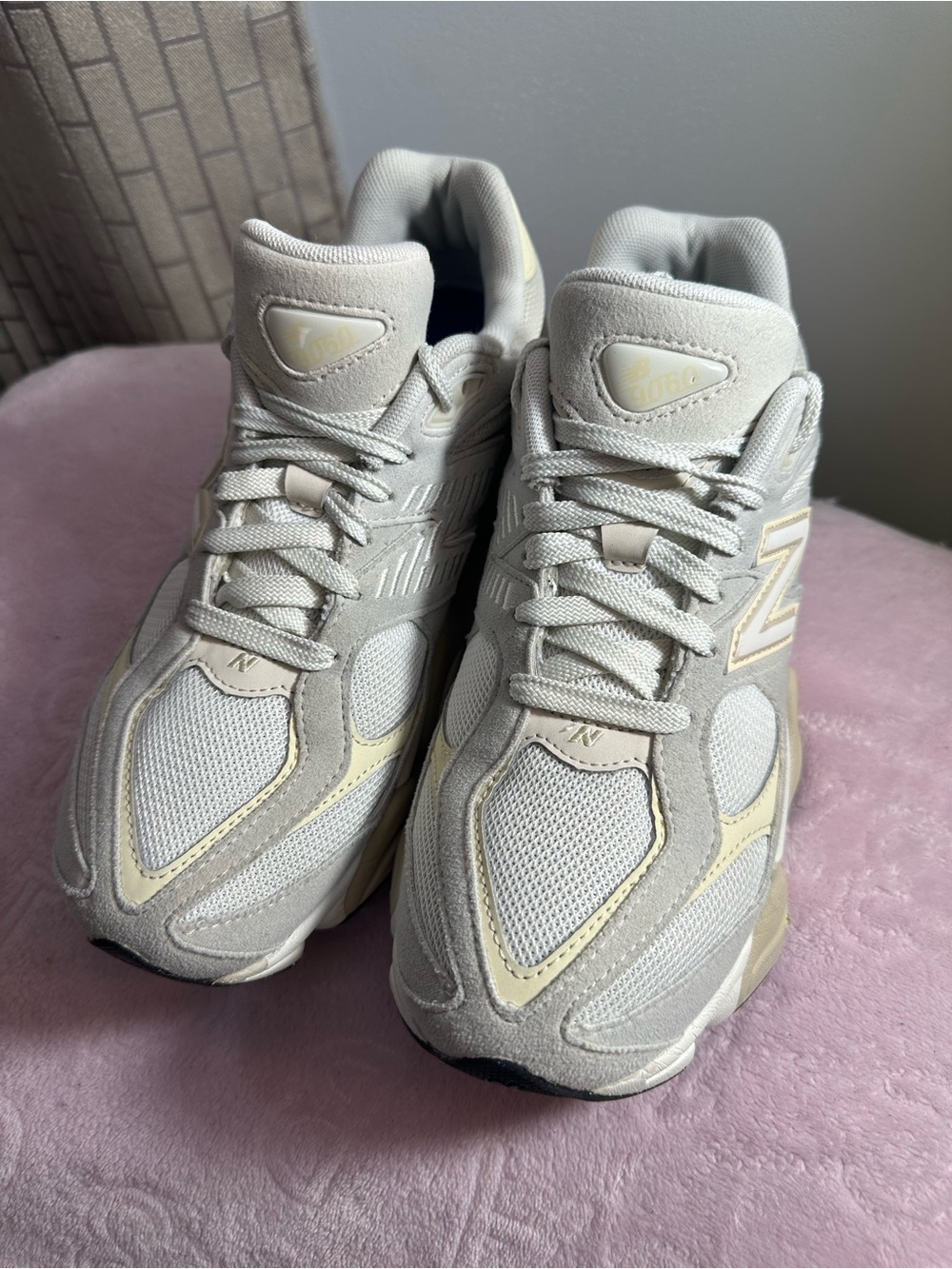 New Balance Women's Sneakers in Cream and Light Gray